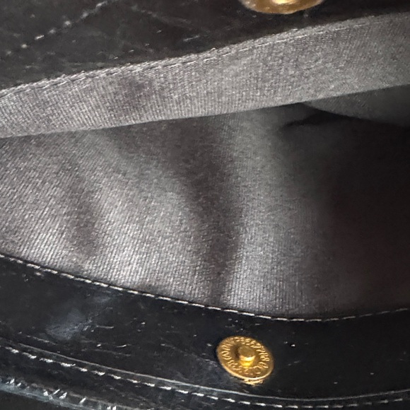 Saint Laurent Black Quilted Leather Shoulder Bag with Gold Chain. - Picture 5 of 16